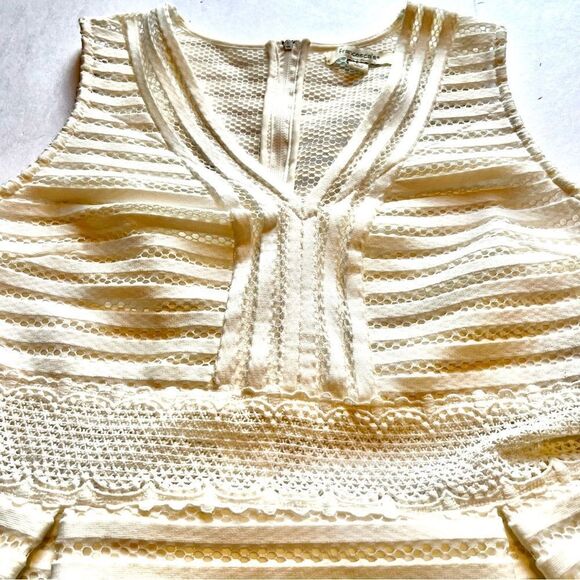 Beautiful Cream Dress Francesca's Size Large Sleeveless V neck - Picture 5 of 15